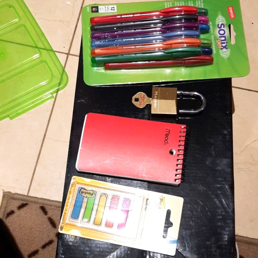 LOT of OFFICE Back To School UNIVERSITY SCHOOL SUPPLIES STAPLES DESK Bundle